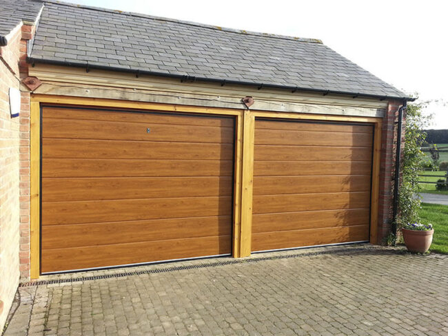 puerta-garaje-destacada Puerta de garaje doble