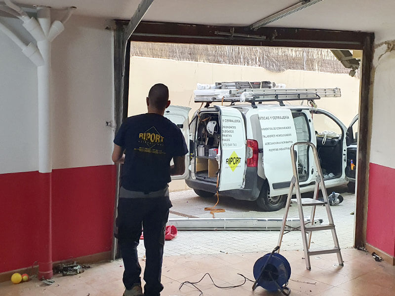 instalación puertas de garaje valencia