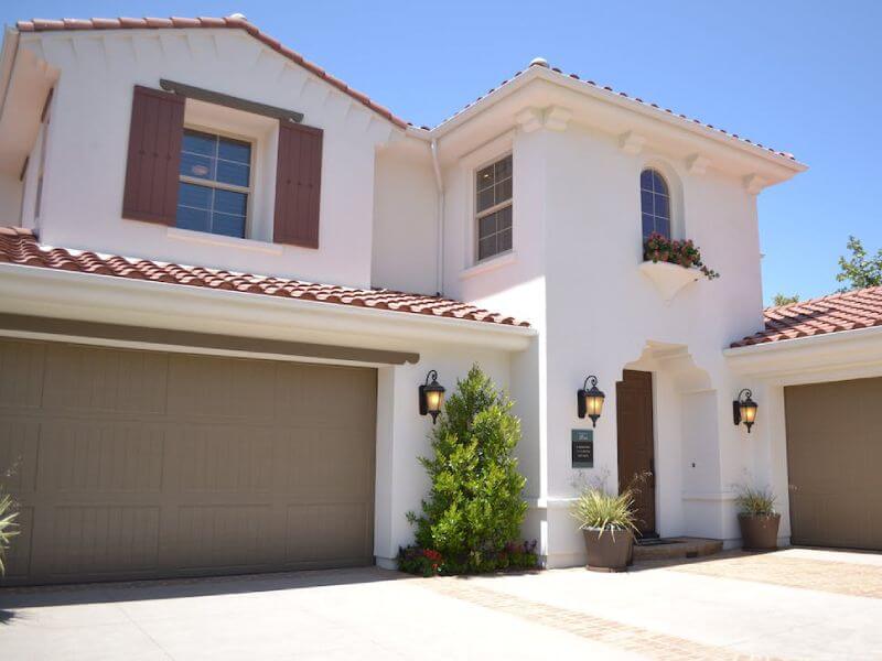 puertas-de-garaje-seccionales-en-valencia-para-particulares Puertas de garaje seccionales en Valencia para particulares