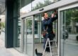 Instalación de puertas automáticas de cristal en Valencia